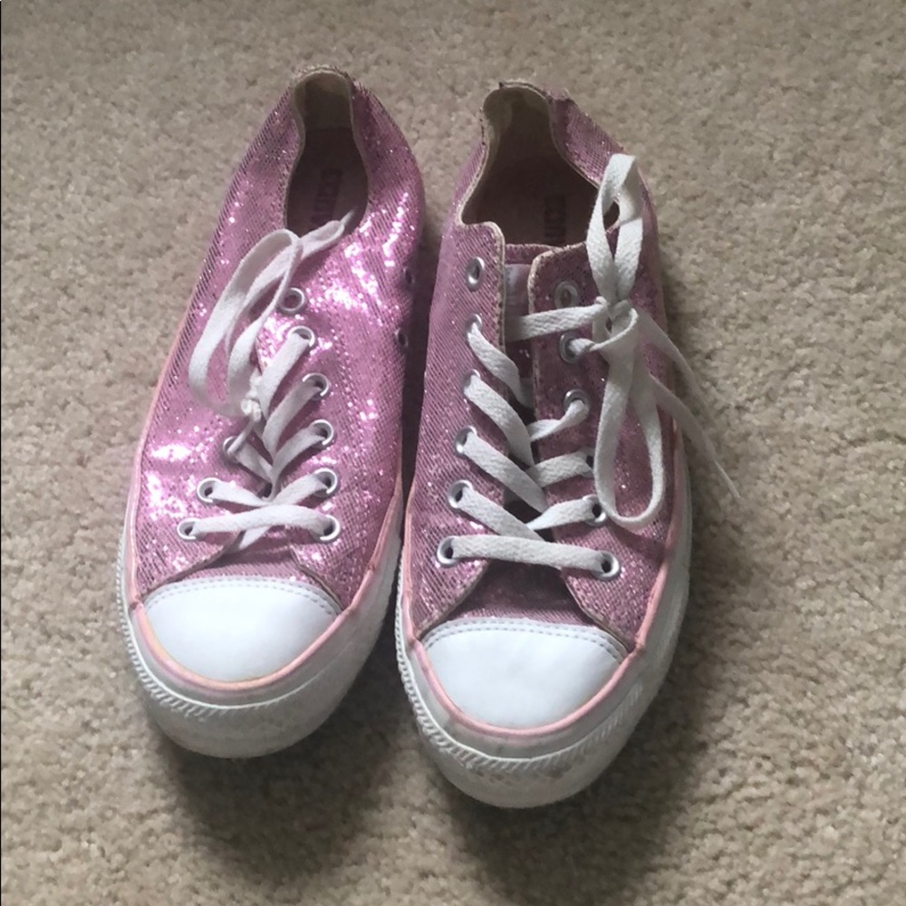 Pink sparkling low top Converse